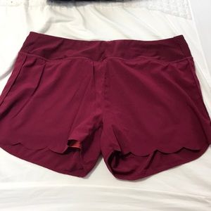 Shorts with hidden pocket